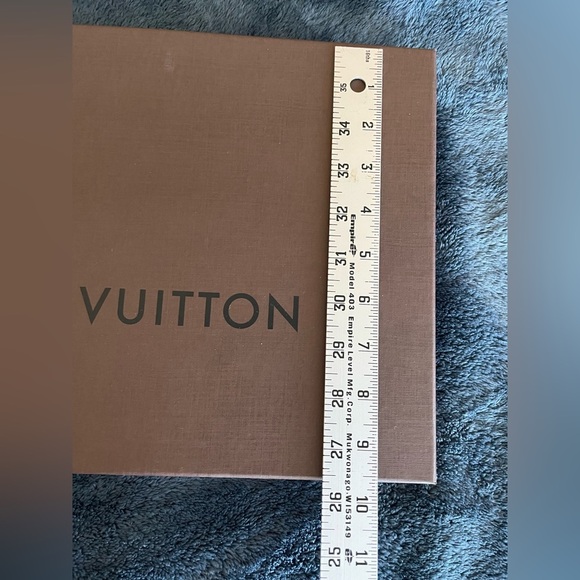louis vuitton box,wrapping paper,receipt folder,round card with ribbon &gift bag - Picture 14 of 16